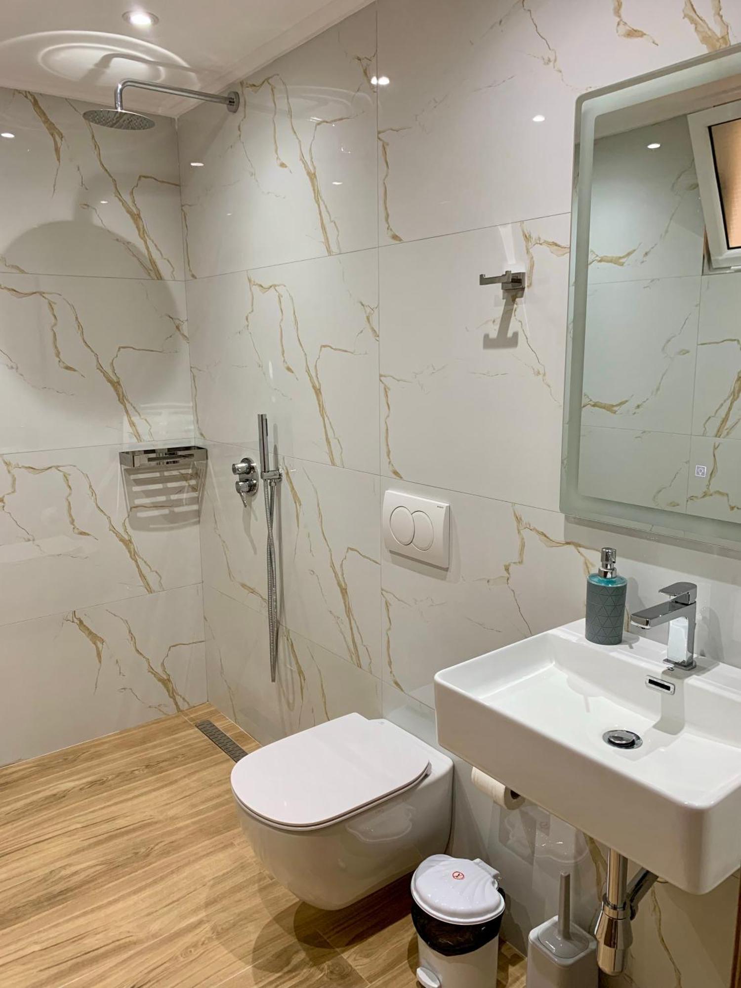 Maxus Apts Saranda Extérieur photo
